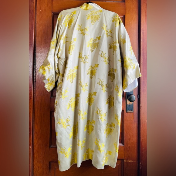 Vintage Satin Kimono - Picture 3 of 6